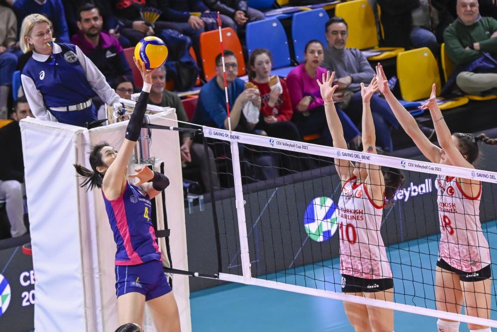 佛罗伦萨德比失利,弗拉霍维奇失点酿苦果遭逆转  佛罗伦萨德比失利,弗拉霍维奇失点酿苦果遭逆转