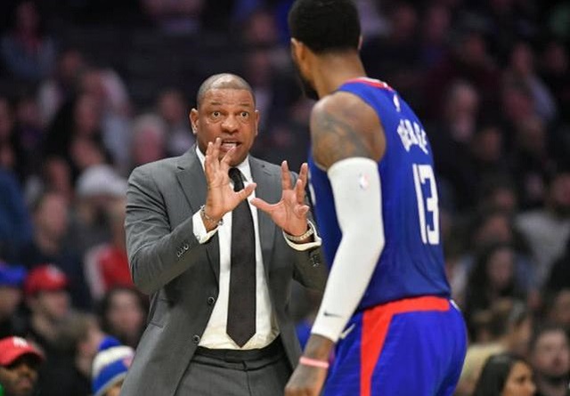 沙尔克04换帅如换刀,新帅首秀客场惊险取胜  沙尔克04换帅如换刀,新帅首秀客场惊险取胜